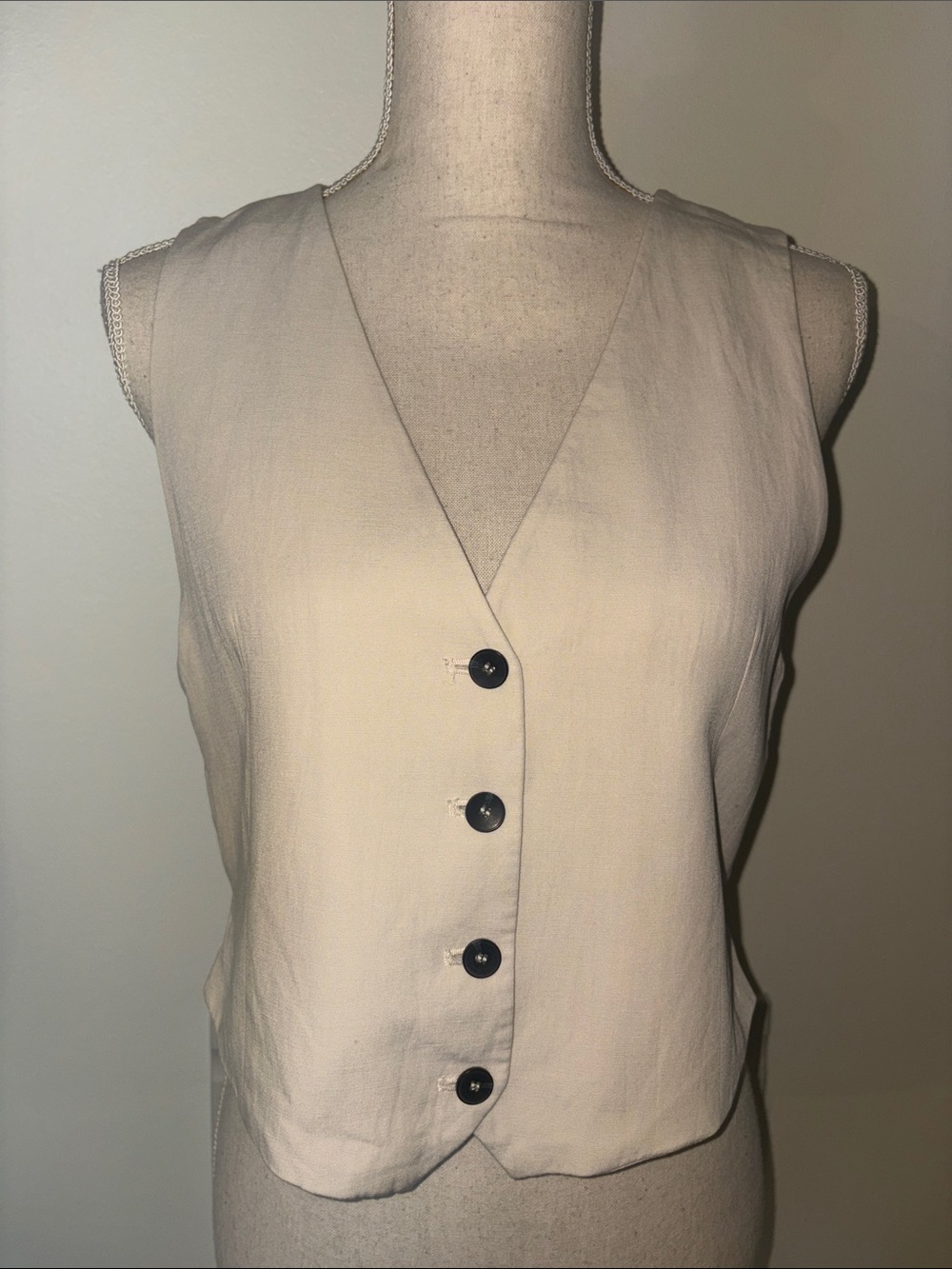 Zara Sleeveless Button-Front Vest in Beige